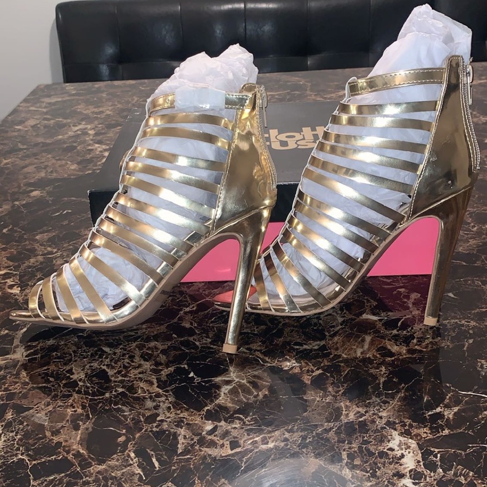 High heels - Picture 2 of 2